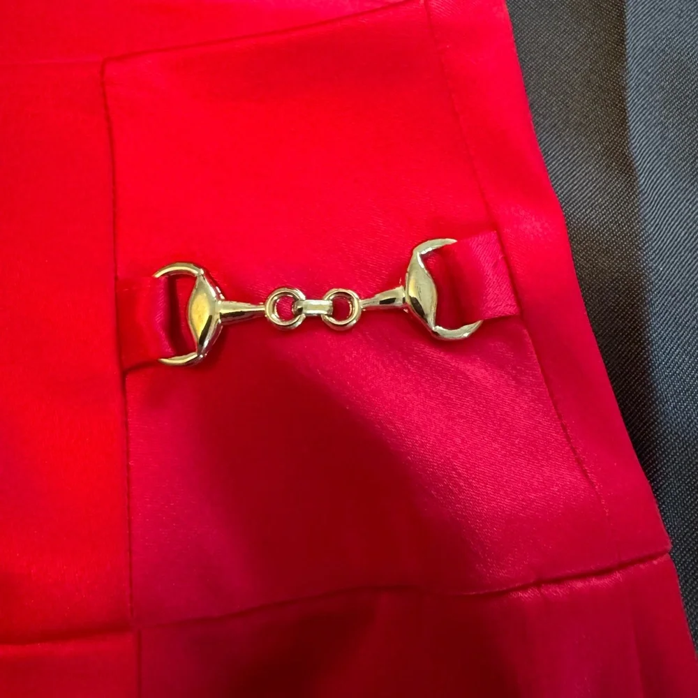 NWT! Vintage Express Red Skirt with Front  Gold Zip & Gold Horsebit Hardware 10 - Picture 8 of 10